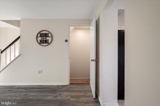 15 MARIAN CT, Sterling, VA 20165