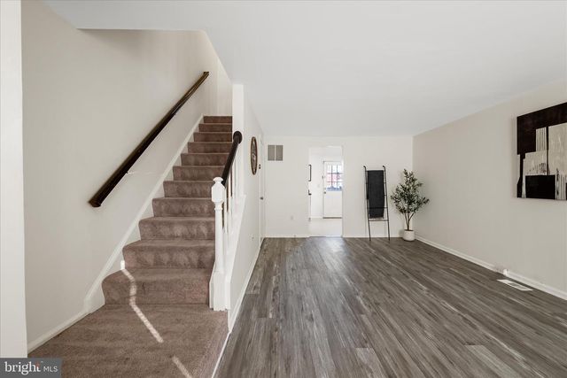 15 MARIAN CT, Sterling, VA 20165