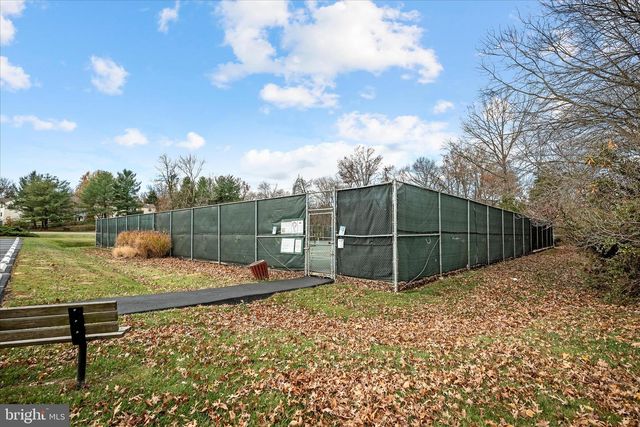 15 MARIAN CT, Sterling, VA 20165