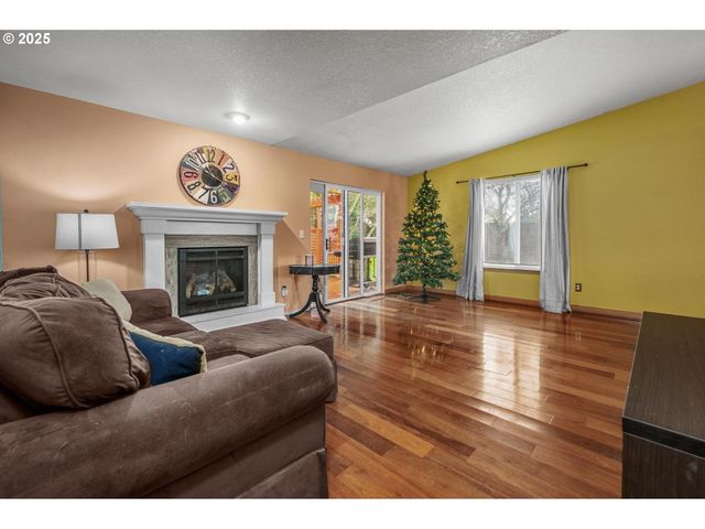 19326 ROLLINS St, Oregon City, OR 97045