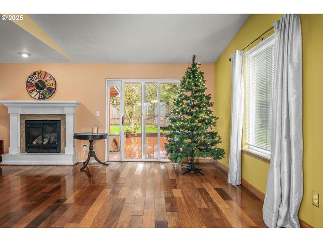 19326 ROLLINS St, Oregon City, OR 97045