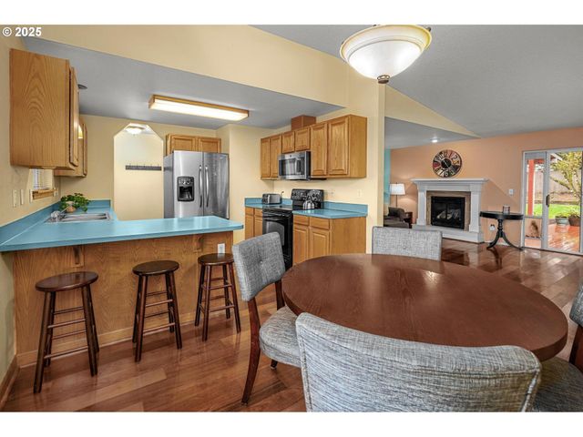 19326 ROLLINS St, Oregon City, OR 97045