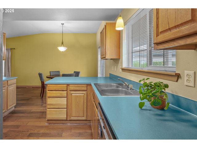 19326 ROLLINS St, Oregon City, OR 97045