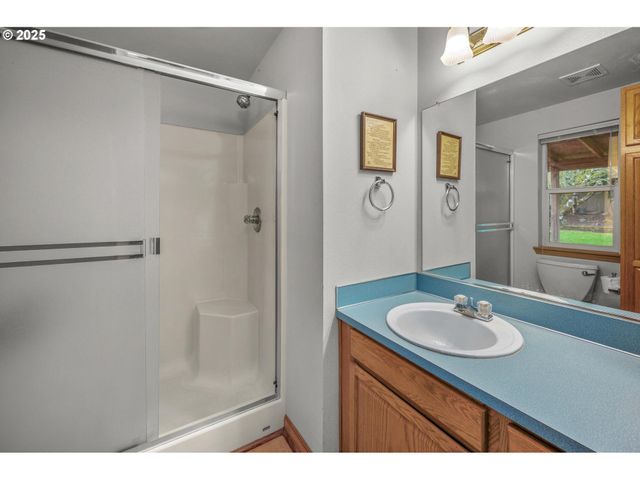 19326 ROLLINS St, Oregon City, OR 97045