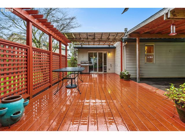 19326 ROLLINS St, Oregon City, OR 97045