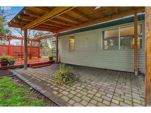 19326 ROLLINS St, Oregon City, OR 97045