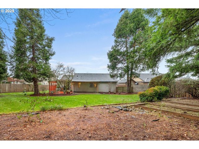 19326 ROLLINS St, Oregon City, OR 97045