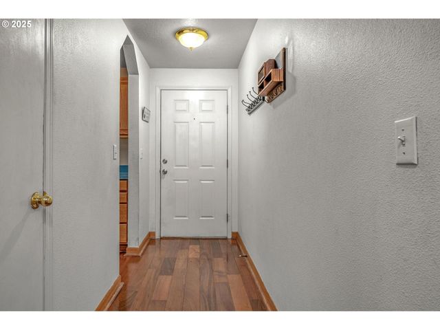 19326 ROLLINS St, Oregon City, OR 97045