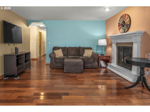 19326 ROLLINS St, Oregon City, OR 97045