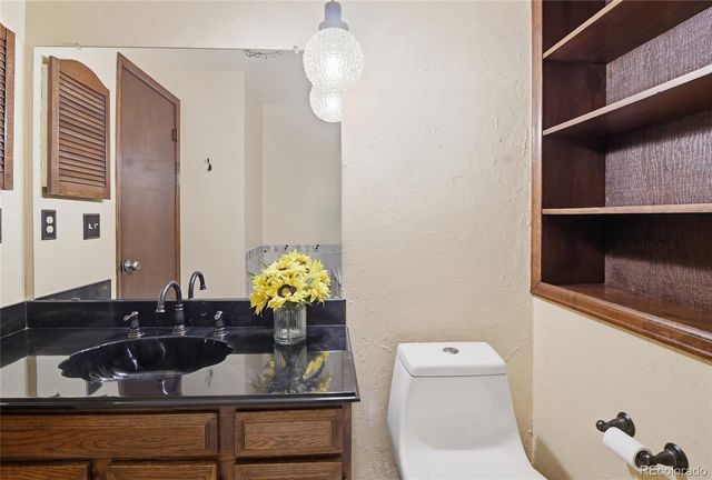 6043 S Glencoe Way, Centennial, CO 80121