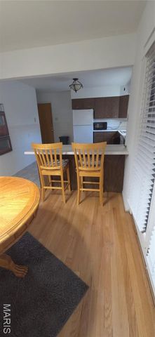 10714 Winthrop Court, St Louis, MO 63123