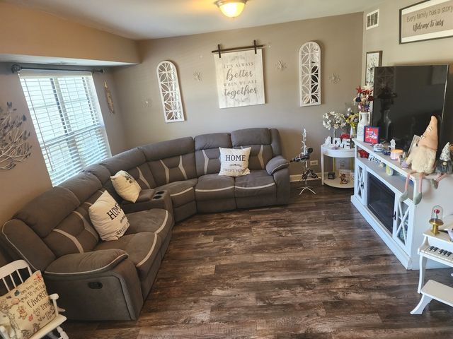 54 Sandhurst Road, Mundelein, IL 60060