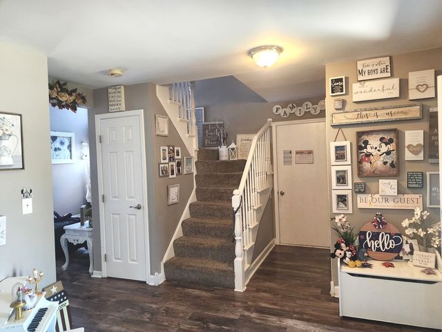 54 Sandhurst Road, Mundelein, IL 60060