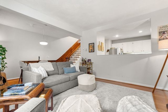 529 Columbus Ave 21, Boston, MA 02118