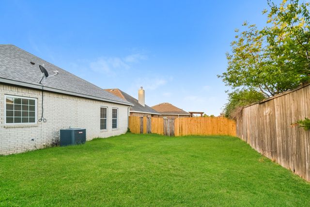 242 Irick Court, Aubrey, TX 76227