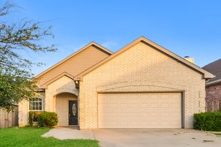 242 Irick Court, Aubrey, TX 76227