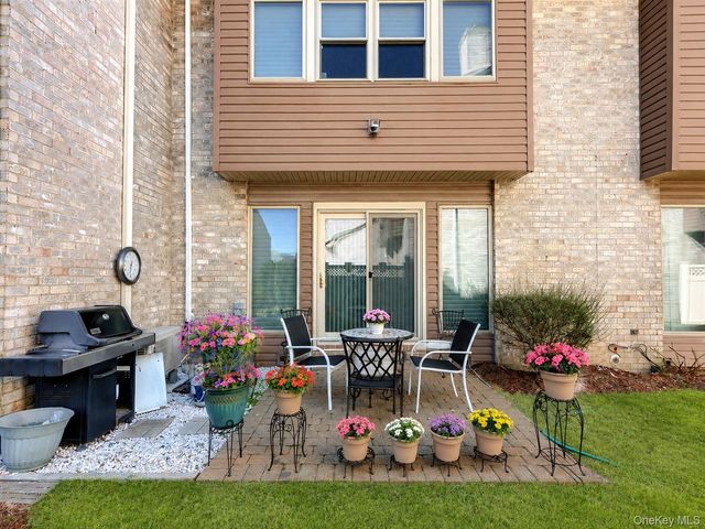 2845 Nicole Court, Oceanside, NY 11572