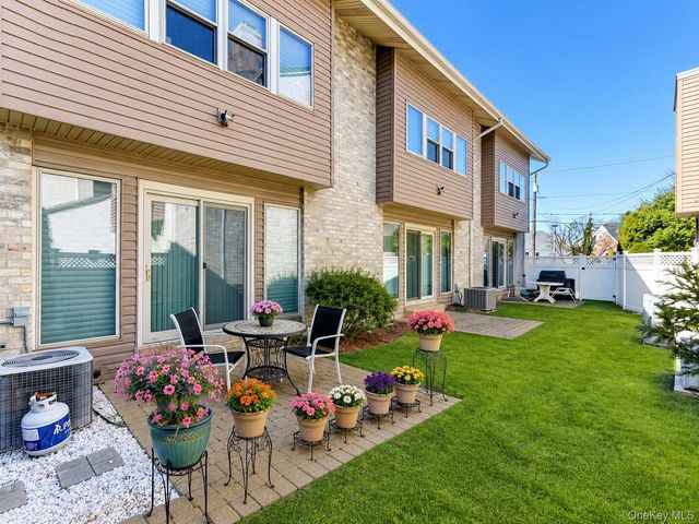 2845 Nicole Court, Oceanside, NY 11572