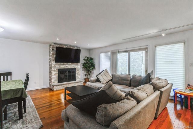 2845 Nicole Court, Oceanside, NY 11572