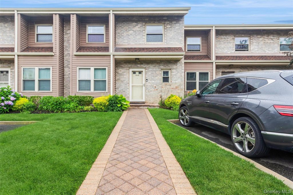 2845 Nicole Court, Oceanside, NY 11572
