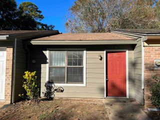 218 White Dr Apt D, Tallahassee, FL 32304