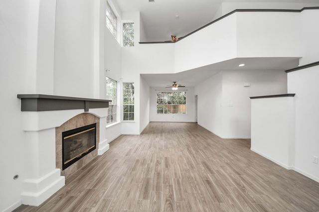103 E Lakeridge Drive, The Woodlands, TX 77381