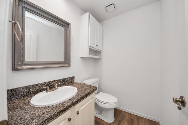 103 E Lakeridge Drive, The Woodlands, TX 77381