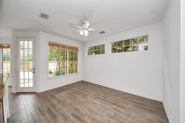 103 E Lakeridge Drive, The Woodlands, TX 77381