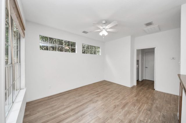 103 E Lakeridge Drive, The Woodlands, TX 77381