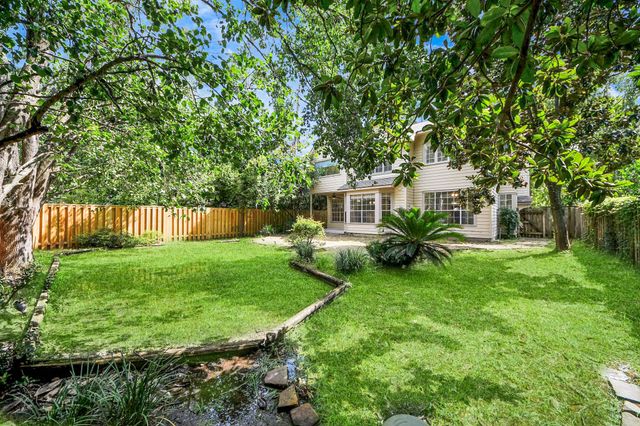 103 E Lakeridge Drive, The Woodlands, TX 77381