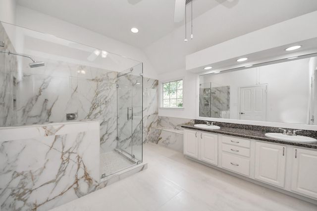 103 E Lakeridge Drive, The Woodlands, TX 77381