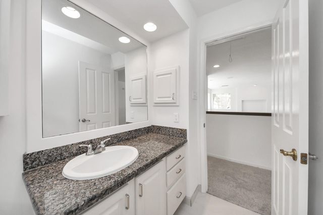 103 E Lakeridge Drive, The Woodlands, TX 77381
