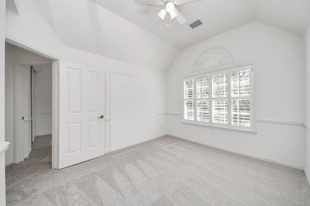 103 E Lakeridge Drive, The Woodlands, TX 77381