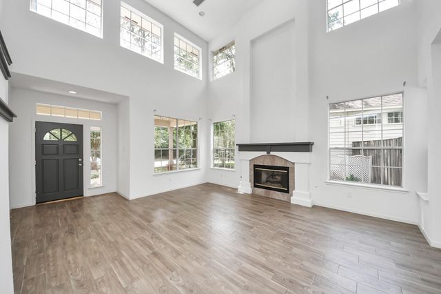 103 E Lakeridge Drive, The Woodlands, TX 77381