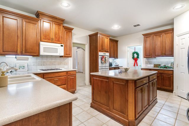 1601 Canyon Creek Drive, Mckinney, TX 75072