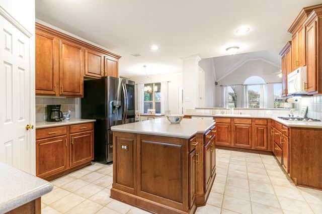 1601 Canyon Creek Drive, Mckinney, TX 75072