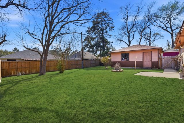 1722 Rebecca Lane, Conroe, TX 77301