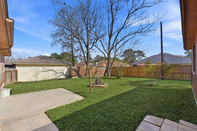 1722 Rebecca Lane, Conroe, TX 77301