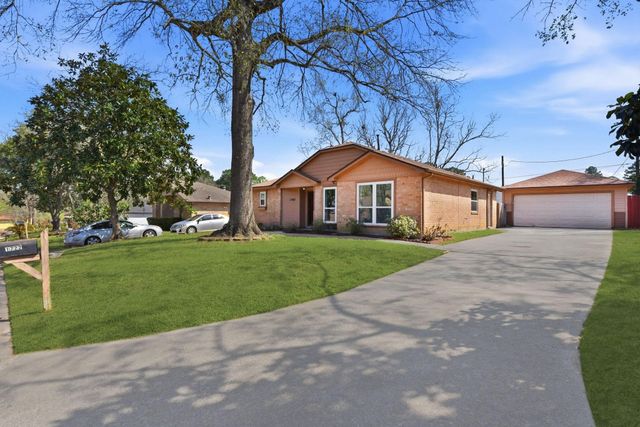 1722 Rebecca Lane, Conroe, TX 77301