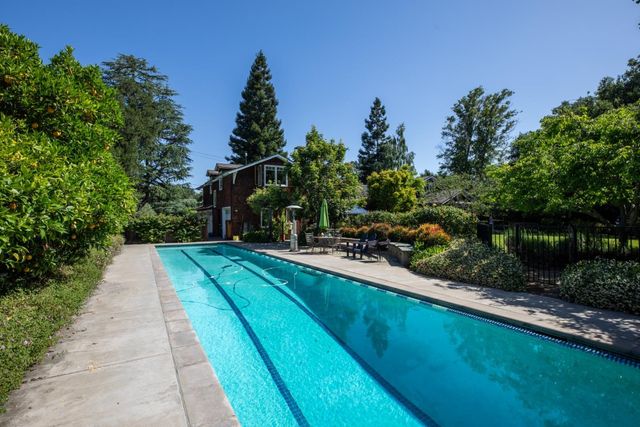 64 Alvarado Avenue, Los Altos, CA 94022
