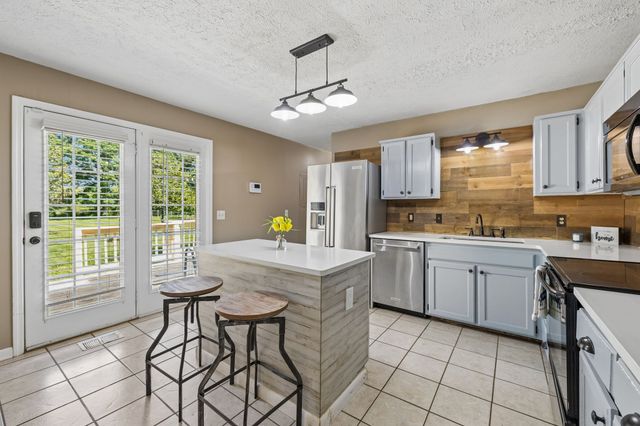 127 Deer Point Rd, Unionville, TN 37180