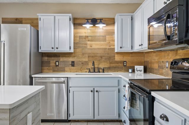 127 Deer Point Rd, Unionville, TN 37180