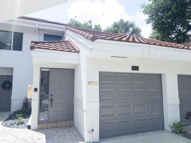 9202 NW 9th Place, Plantation, FL 33324