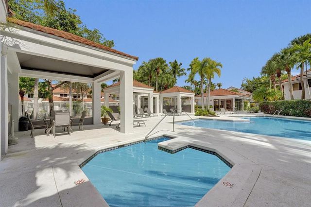 9202 NW 9th Place, Plantation, FL 33324