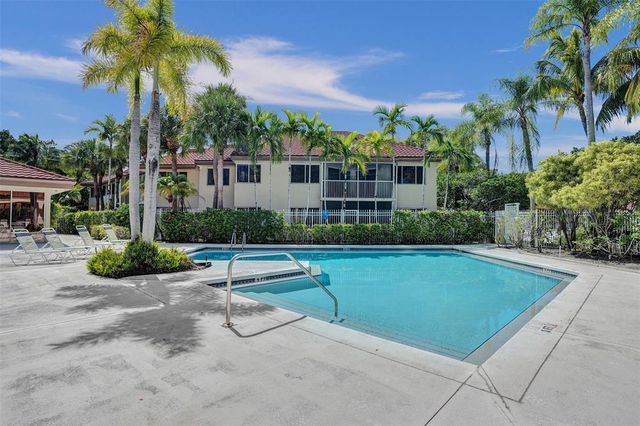 9202 NW 9th Place, Plantation, FL 33324