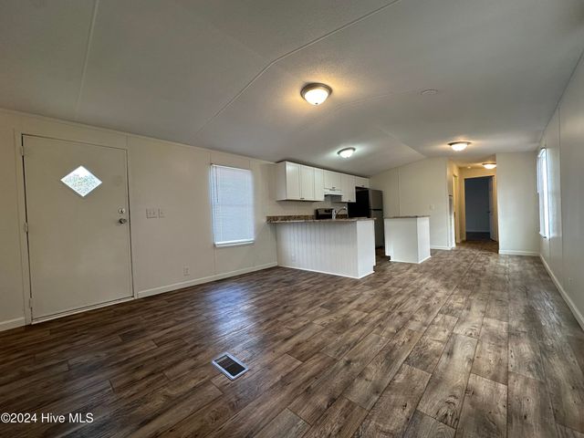 1012 10th Street, Midway Park, NC 28544