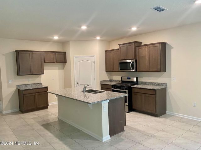 75014 NASSAU STATION Way, Yulee, FL 32097