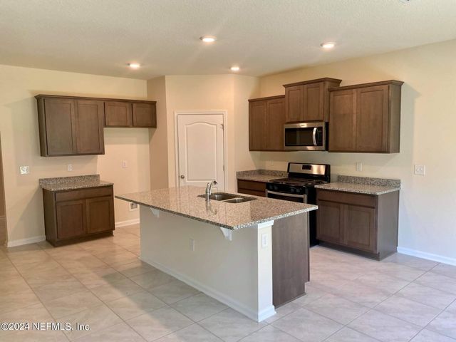 75014 NASSAU STATION Way, Yulee, FL 32097