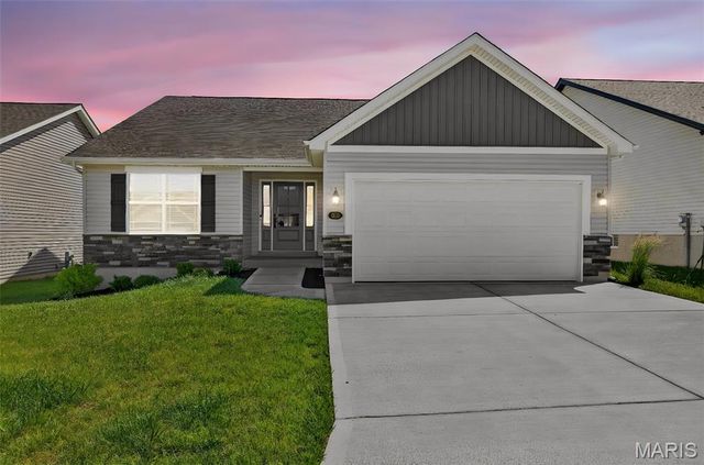 833 Cedarwood Drive, Moscow Mills, MO 63362