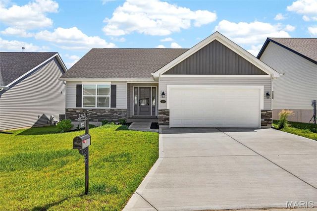 833 Cedarwood Drive, Moscow Mills, MO 63362